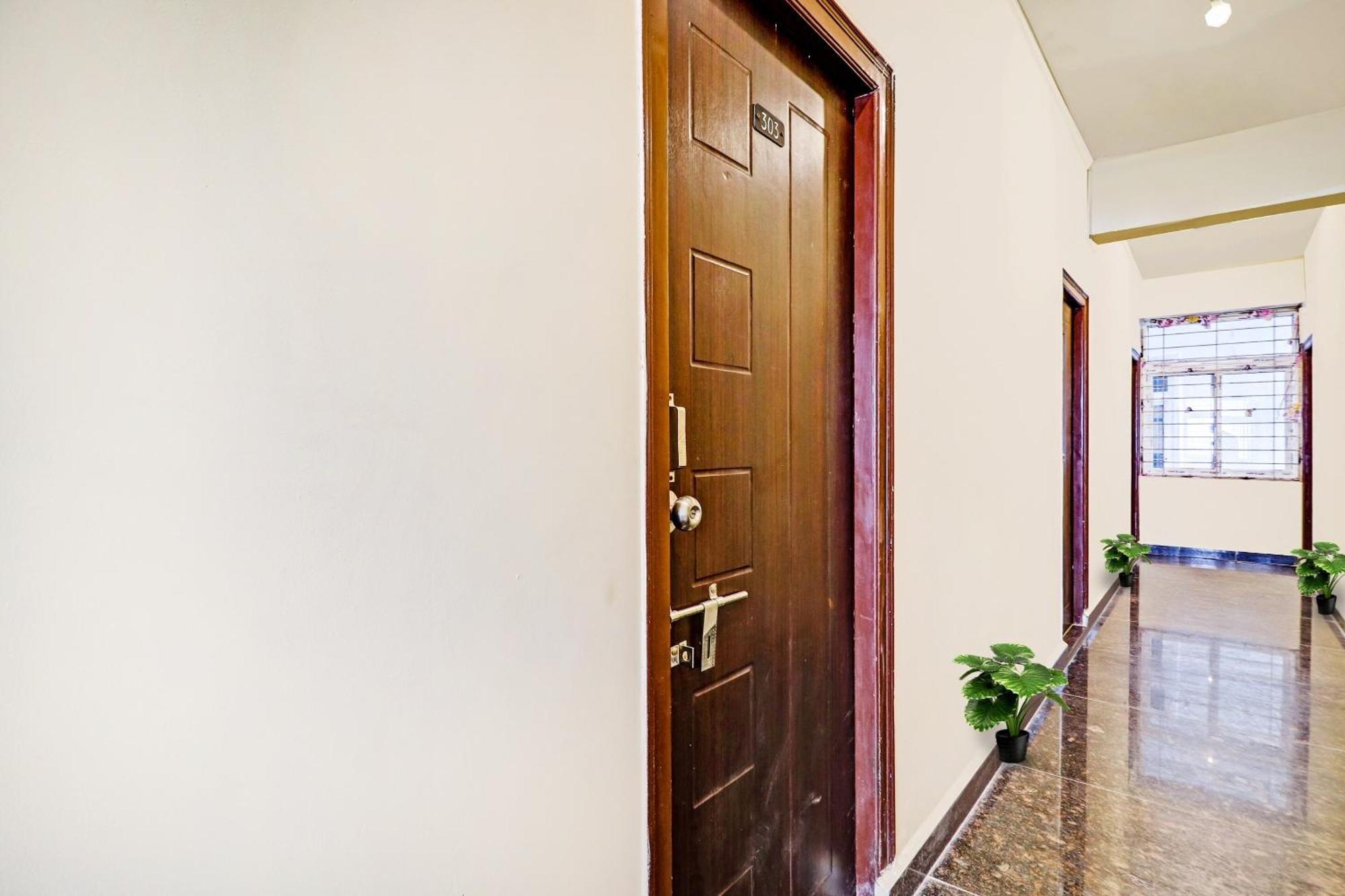 Oyo Happy Stay Hotels Hyderabad Exterior foto